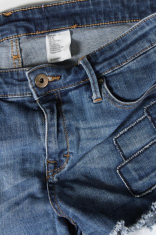 Γυναικείο κοντό παντελόνι H&M, Μέγεθος L, Χρώμα Μπλέ, Τιμή 5,83 €