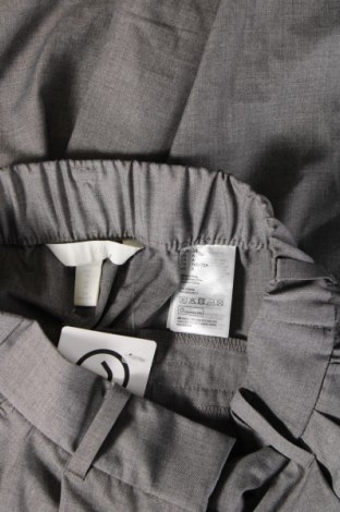 Дамски къс панталон H&M, Размер M, Цвят Сив, Цена 8,55 лв.