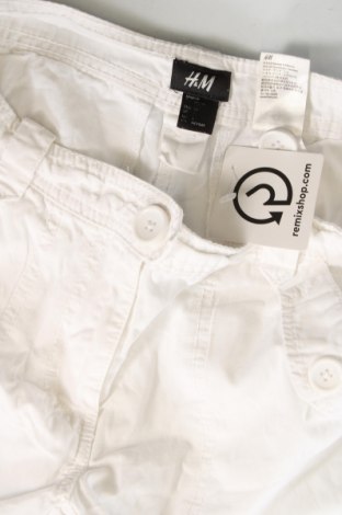 Дамски къс панталон H&M, Размер XS, Цвят Бял, Цена 8,55 лв.
