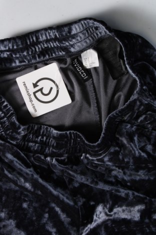 Γυναικείο κοντό παντελόνι H&M Divided, Μέγεθος S, Χρώμα Μπλέ, Τιμή 5,88 €