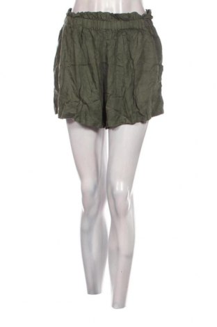 Дамски къс панталон Hollister, Размер L, Цвят Зелен, Цена 20,40 лв.