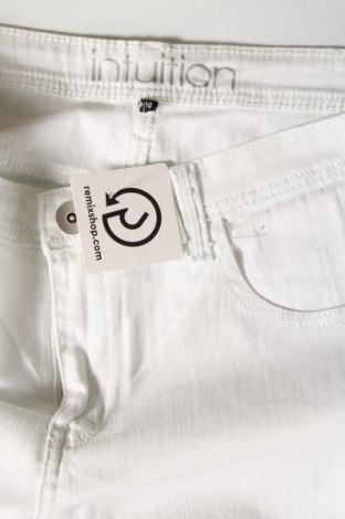 Γυναικείο κοντό παντελόνι Intuition, Μέγεθος XL, Χρώμα Λευκό, Τιμή 11,44 €
