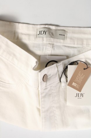 Дамски къс панталон Jdy, Размер M, Цвят Бял, Цена 13,95 лв.