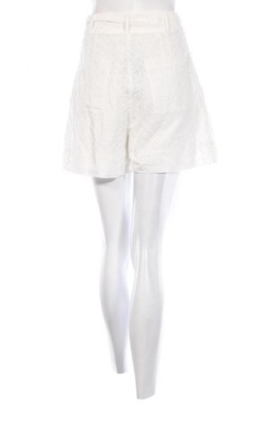 Γυναικείο κοντό παντελόνι KAN, Μέγεθος M, Χρώμα Λευκό, Τιμή 41,39 €