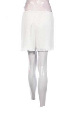 Дамски къс панталон LeGer By Lena Gercke X About you, Размер M, Цвят Бял, Цена 38,50 лв.