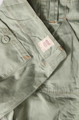 Damskie szorty Levi's, Rozmiar XL, Kolor Zielony, Cena 153,53 zł