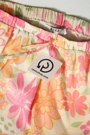 Γυναικείο κοντό παντελόνι NA-KD, Μέγεθος S, Χρώμα Πολύχρωμο, Τιμή 17,86 €