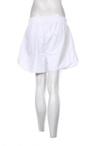 Γυναικείο κοντό παντελόνι NA-KD, Μέγεθος M, Χρώμα Λευκό, Τιμή 17,86 €