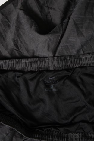 Дамски къс панталон Nike, Размер 3XL, Цвят Сив, Цена 18,70 лв.