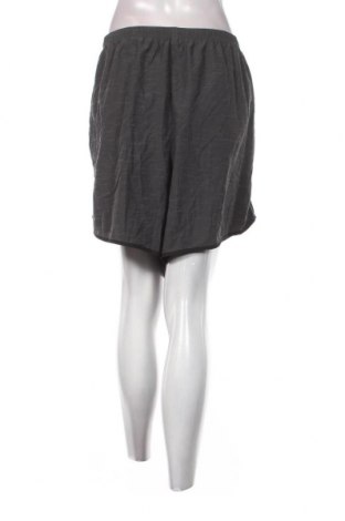 Γυναικείο κοντό παντελόνι Nike, Μέγεθος 3XL, Χρώμα Γκρί, Τιμή 10,52 €
