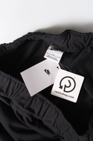 Дамски къс панталон Nike, Размер L, Цвят Черен, Цена 34,65 лв.