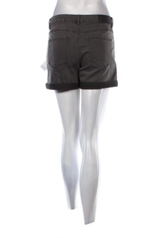 Γυναικείο κοντό παντελόνι Noisy May, Μέγεθος M, Χρώμα Γκρί, Τιμή 8,63 €