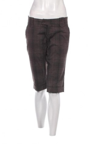 Дамски къс панталон ONLY, Размер M, Цвят Сив, Цена 11,40 лв.
