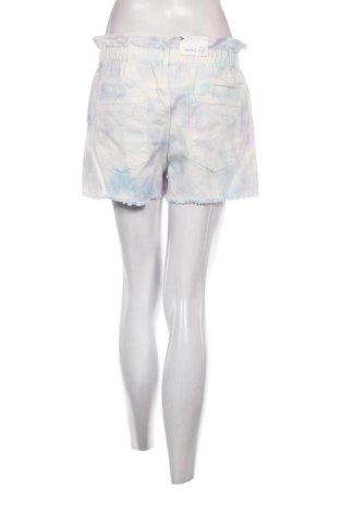 Γυναικείο κοντό παντελόνι ONLY, Μέγεθος M, Χρώμα Πολύχρωμο, Τιμή 10,67 €