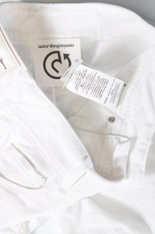 Дамски къс панталон Pepe Jeans, Размер XS, Цвят Бял, Цена 52,52 лв.