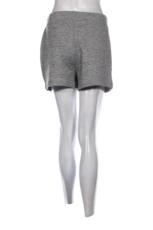 Damen Shorts Pieces, Größe M, Farbe Grau, Preis € 5,57