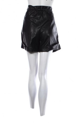 Дамски къс панталон Pinko, Размер M, Цвят Черен, Цена 90,75 лв.