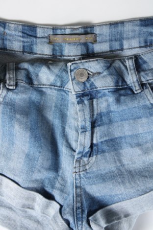 Дамски къс панталон Pull&Bear, Размер M, Цвят Син, Цена 11,73 лв.