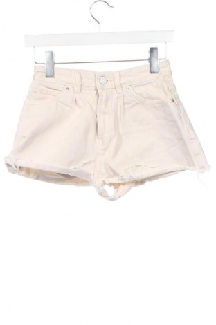 Дамски къс панталон Pull&Bear, Размер XXS, Цвят Екрю, Цена 19,00 лв.