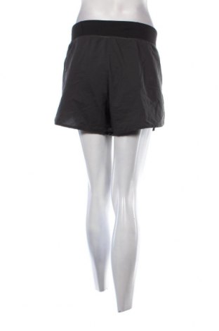 Дамски къс панталон Reebok, Размер XL, Цвят Сив, Цена 18,70 лв.