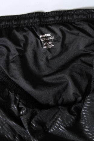 Pantaloni scurți de femei Reebok, Mărime XL, Culoare Negru, Preț 100,99 Lei