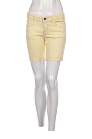 Γυναικείο κοντό παντελόνι S.Oliver, Μέγεθος M, Χρώμα Κίτρινο, Τιμή 10,43 €