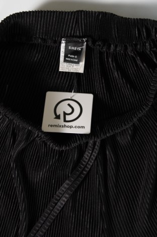 Pantaloni scurți de femei SHEIN, Mărime XS, Culoare Negru, Preț 62,50 Lei