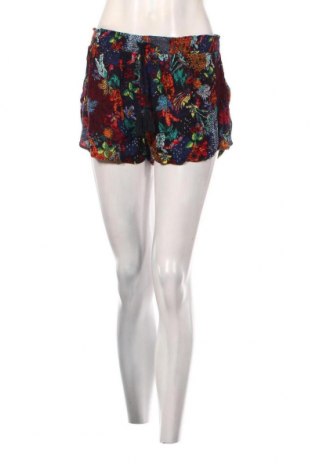 Pantaloni scurți de femei Superdry, Mărime M, Culoare Multicolor, Preț 139,31 Lei