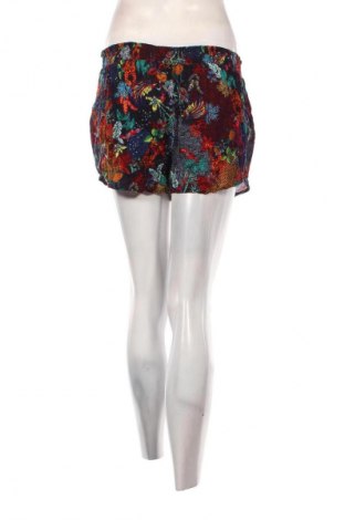 Γυναικείο κοντό παντελόνι Superdry, Μέγεθος M, Χρώμα Πολύχρωμο, Τιμή 21,83 €