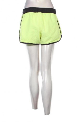 Γυναικείο κοντό παντελόνι Terranova, Μέγεθος XL, Χρώμα Πράσινο, Τιμή 5,84 €