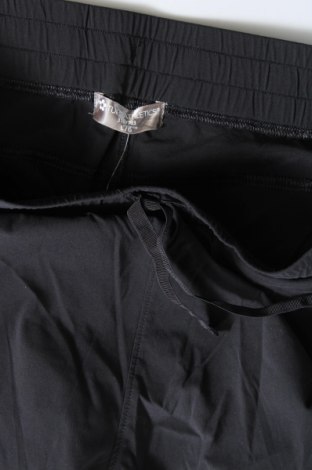 Γυναικείο κοντό παντελόνι Tuff Athletics, Μέγεθος L, Χρώμα Μαύρο, Τιμή 4,11 €