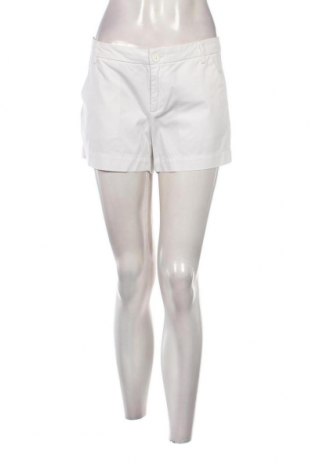Дамски къс панталон United Colors Of Benetton, Размер XL, Цвят Бял, Цена 20,46 лв.