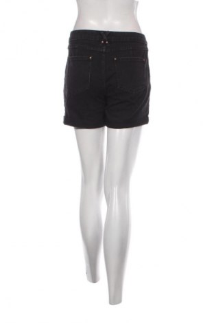 Γυναικείο κοντό παντελόνι VILA, Μέγεθος S, Χρώμα Μαύρο, Τιμή 12,37 €