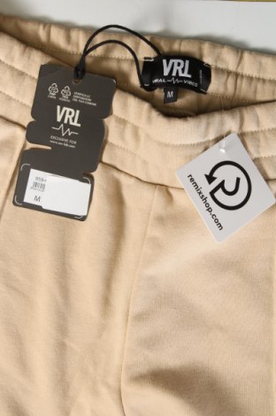 Дамски къс панталон Viral Vibes, Размер M, Цвят Бежов, Цена 30,80 лв.