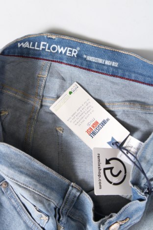 Γυναικείο κοντό παντελόνι Wallflower, Μέγεθος L, Χρώμα Μπλέ, Τιμή 19,18 €