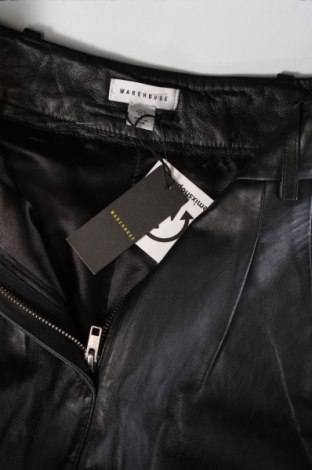 Γυναικείο κοντό παντελόνι Warehouse, Μέγεθος M, Χρώμα Μαύρο, Τιμή 66,24 €
