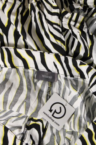 Дамски къс панталон Yessica, Размер XL, Цвят Многоцветен, Цена 11,40 лв.