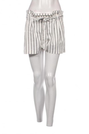 Damen Shorts Zara Trafaluc, Größe M, Farbe Weiß, Preis € 20,10