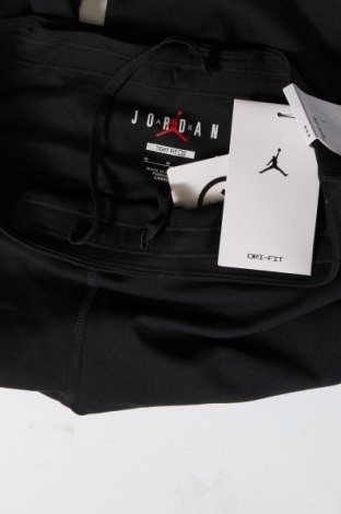 Дамски клин Air Jordan Nike, Размер M, Цвят Черен, Цена 52,20 лв.