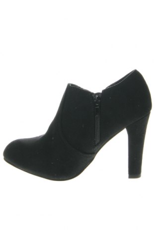 Γυναικεία παπούτσια Essentials, Μέγεθος 37, Χρώμα Μαύρο, Τιμή 13,27 €