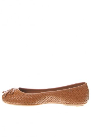 Дамски обувки Geox, Размер 37, Цвят Кафяв, Цена 111,65 лв.