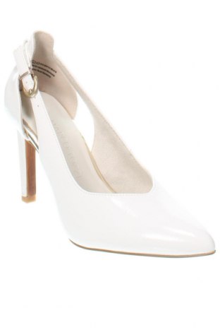 Дамски обувки Marco Tozzi, Размер 37, Цвят Бял, Цена 59,40 лв.