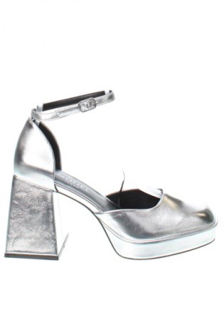 Γυναικεία παπούτσια Monki, Μέγεθος 39, Χρώμα Λευκό, Τιμή 24,67 €