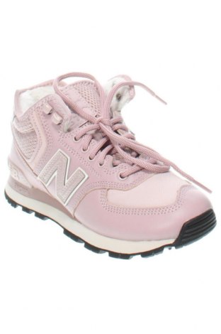 Дамски обувки New Balance, Размер 37, Цвят Пепел от рози, Цена 142,10 лв.
