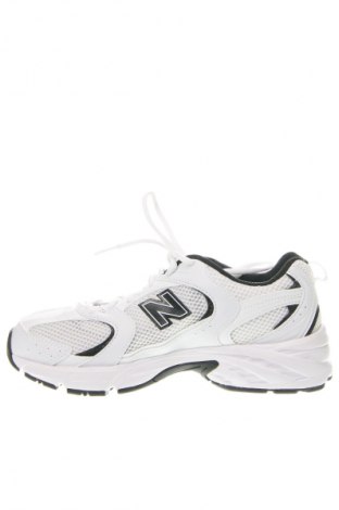 Дамски обувки New Balance, Размер 40, Цвят Бял, Цена 203,00 лв.