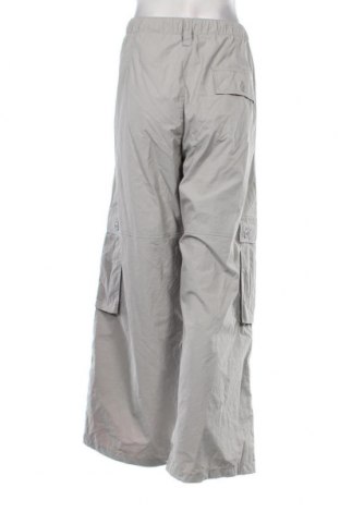 Pantaloni de femei Bershka, Mărime M, Culoare Gri, Preț 95,39 Lei