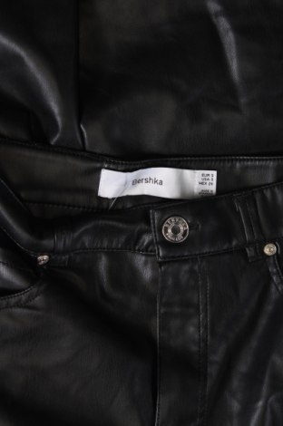 Дамски панталон Bershka, Размер S, Цвят Черен, Цена 9,57 лв.