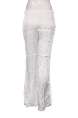 Γυναικείο παντελόνι Bershka, Μέγεθος S, Χρώμα Λευκό, Τιμή 8,90 €