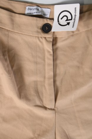 Damenhose Bershka, Größe M, Farbe Beige, Preis 9,08 €