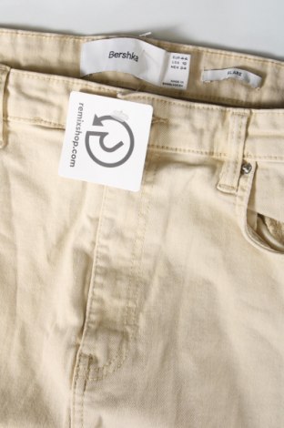 Дамски панталон Bershka, Размер XL, Цвят Бежов, Цена 15,95 лв.